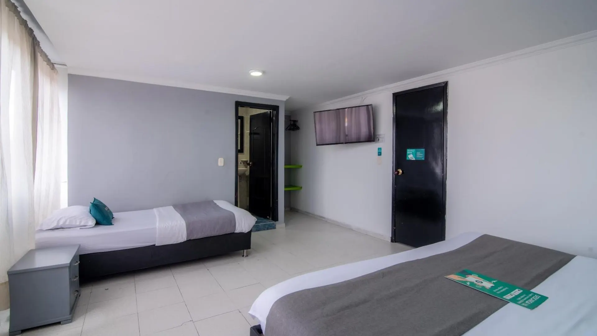 Hotel Elegant Suite 2*, Богота