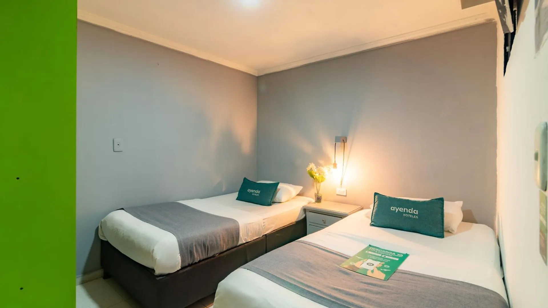 Hotel Elegant Suite 2*, Богота